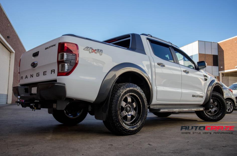 FORD RANGER PODIUM MATTE GUN METAL